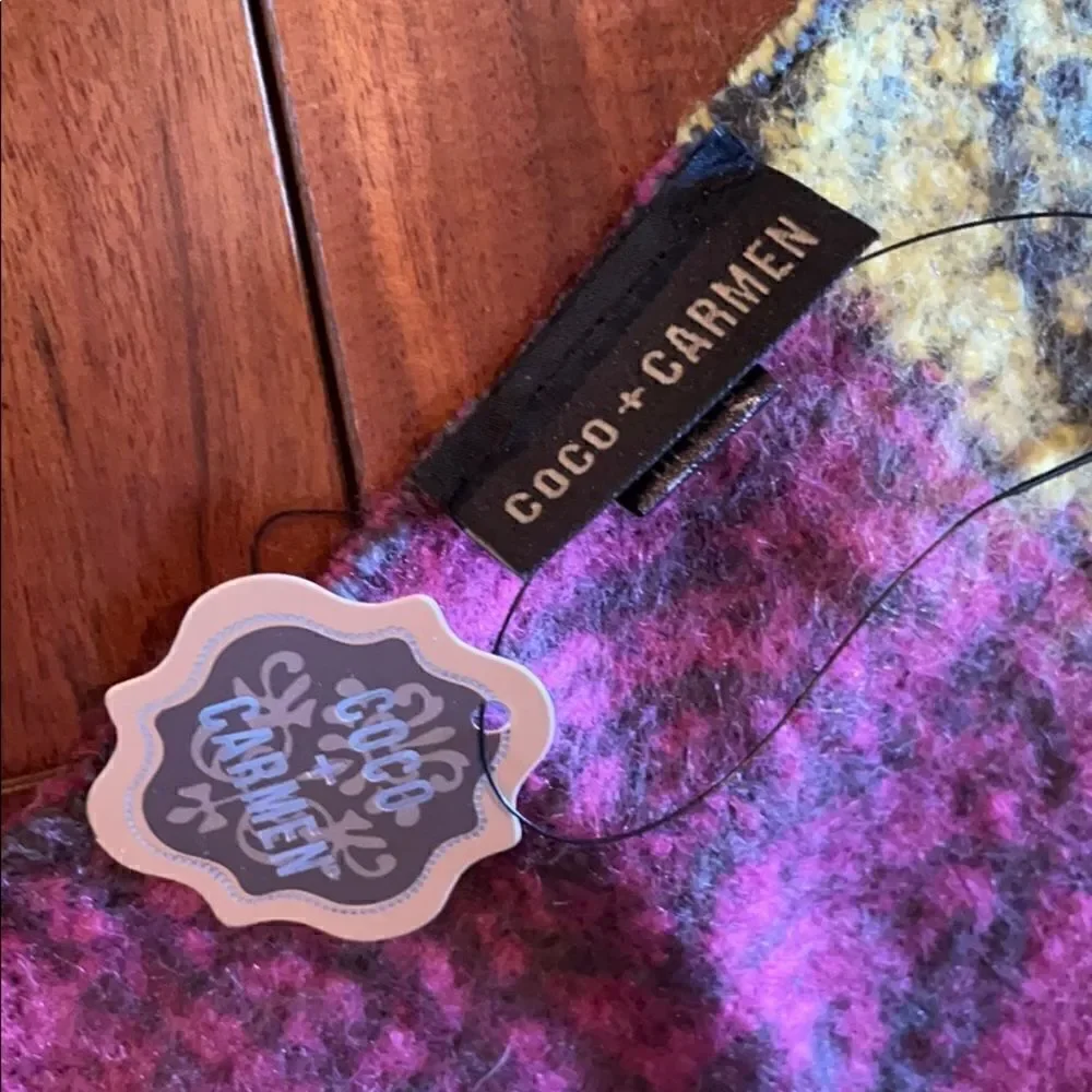 NWT. Coco & Carmen Ombré Scarf/Wrap